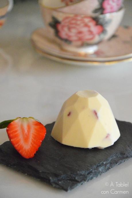 Semifrío de Chocolate Blanco y Fresas