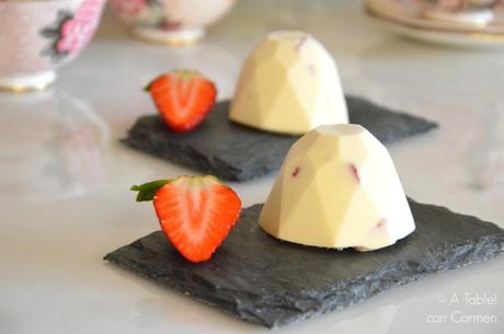 Semifrío de Chocolate Blanco y Fresas