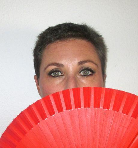 Maquillaje fácil Flamenco: Fusión Guylond - Curro de Candela AFROGITANO makeup, maquillaje flamenco, maquillaje infantil, maquillaje sevillana, ahumado negro, ahumado marrón, tonos marrones, guylond, afrogitano, curro de candela, flamenco, fusión musica flamenco, blog solo yo, blog cosmética, blog belleza, blog maquillaje,