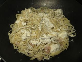 PASTA CON GULAS Y QUESO
