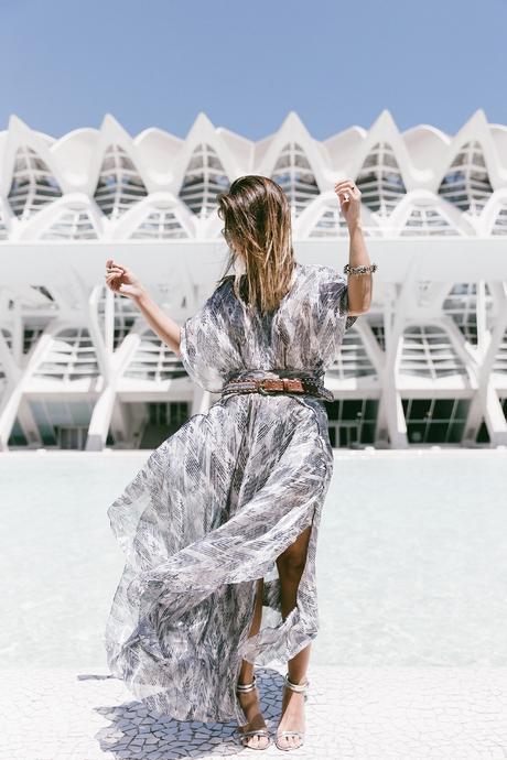 Tomorrowland-Valencia-Maje-Long_Dress-Snake_Bag-Silver_Sandals-Outfit-Street_Style-21