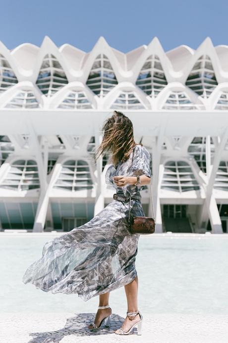 Tomorrowland-Valencia-Maje-Long_Dress-Snake_Bag-Silver_Sandals-Outfit-Street_Style-30