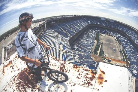 Red Bull vuela en el estadio Silverdome
