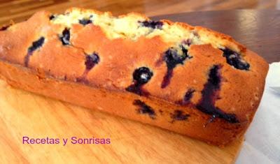 BIZCOCHO DE ARÁNDANOS Y LIMÓN