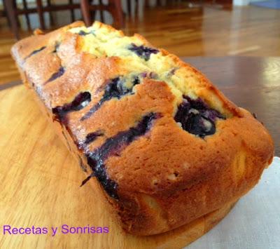 BIZCOCHO DE ARÁNDANOS Y LIMÓN