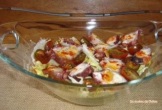 Ensalada de pulpo con chips de ajo