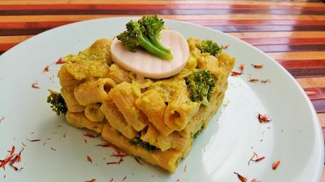 Pasta con salsa cremosa de brócoli, aceitunas y MozzaRisella