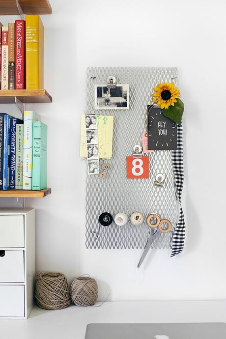 DIY | Una malla metálica para tener en orden nuestro escritorio