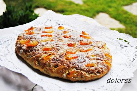 Coca de Sant Joan con melón confitado