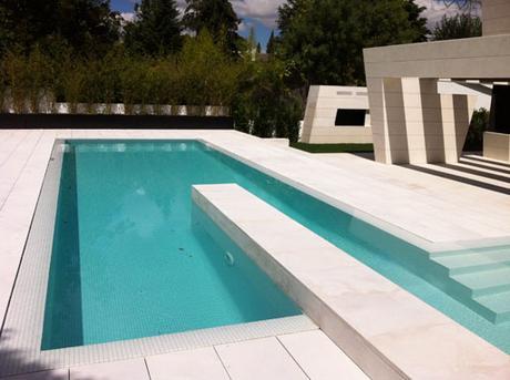 PISCINAS EXTERIORES DE A-CERO