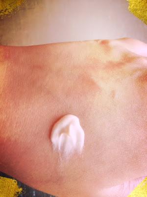 SKINFOOD Salmon Brightening Eye Cream