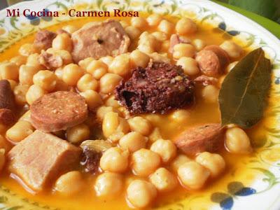 SOPA DE POLLO CON ARROZ Y GARBANZOS.