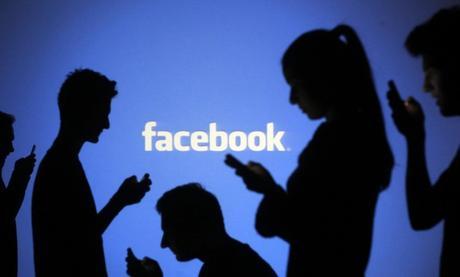 Facebook denuncia a Designbook