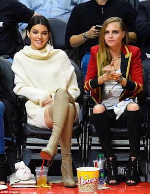 Cara Delevingne y Kendall Jenner se relamen en la red