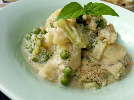 Gratín vegano de patatas, brócoli y puerro