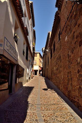 La Antigua calle del Horno o de San Juan de Dios en la Juderia de Toledo