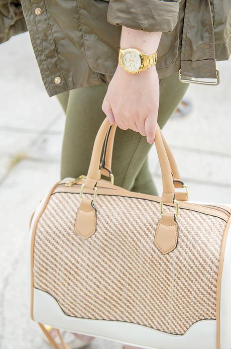 Look de estilo safari - chic con parka de Massimo Dutti