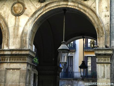 lugares con encanto plaza real plaça reial Barcelona gaudí 