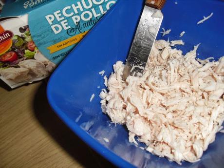 HUEVOS RELLENOS CON POLLO HUEVOS RELLENOS CON POLLO