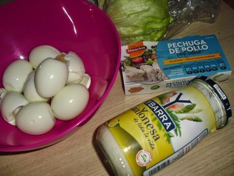 HUEVOS RELLENOS CON POLLO HUEVOS RELLENOS CON POLLO