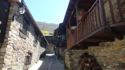 DE LEÓN A VILLAFRANCA DEL BIERZO, POR EL CAMINO DE SANTIA...