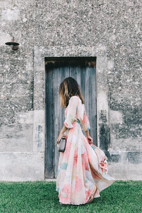 Long_Dress-ChicWish-Floral_Print-Lace_Up_Sandals-Chloe_Girls-Outfit_Street_Style-Naturalis_Bio_Resort-2
