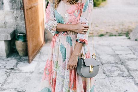 Long_Dress-ChicWish-Floral_Print-Lace_Up_Sandals-Chloe_Girls-Outfit_Street_Style-Naturalis_Bio_Resort-22