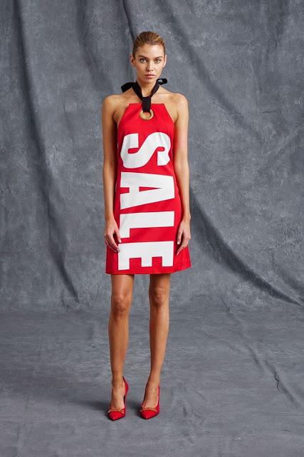 Vámonos de compras con la colección de crucero de Moschino