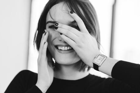 Sam Rollinson luce el nuevo reloj BOY.FRIEND de Chanel