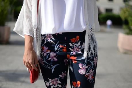 ¡Nuevo look! Pantalones de flores de MANGO
