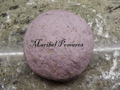 Pan integral de col lombarda.