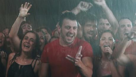 El videoclip homenaje de Amstel #ALosBomberosDeLaBanya