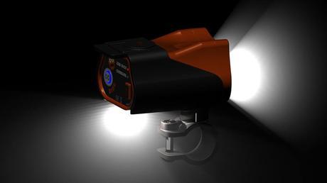 Luz frontal DING, nuevo sistema de iluminación que facilita el ser observado por conductores al irradiar luz alrededor