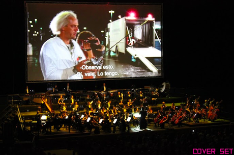 La Film Symphony Orchestra interpreta la banda sonora de “Regreso al Futuro” en el Palacio Vista Alegre de Madrid.