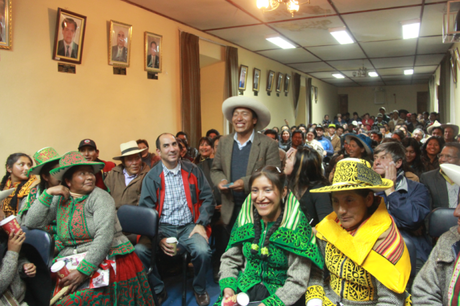 Presentación del libro “Chumbivilcas, Lazos de Oro” auditorio-chumbivilcas