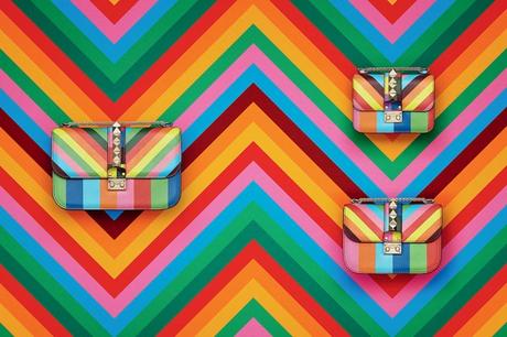 Los complementos más deseados del momento: la colección rainbow de Valentino