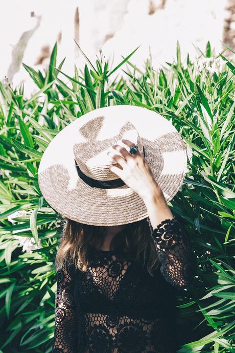 Crochet_Dress-Straw_Hat-Lack_Of_Color-Beach_Outfit-Black_Espadrilles-Italy-10