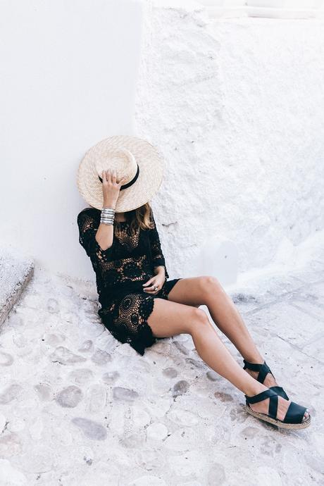 Crochet_Dress-Straw_Hat-Lack_Of_Color-Beach_Outfit-Black_Espadrilles-Italy-24