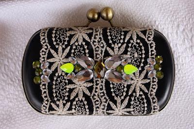 CLUTCH. BOLSO JOYA ENCAJE Y AMARILLO