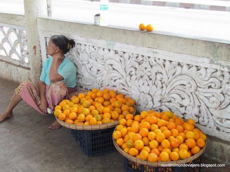 Yangón; el Lago Kandawgyi