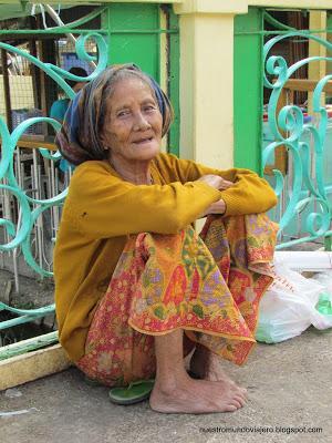 Yangón; el Lago Kandawgyi