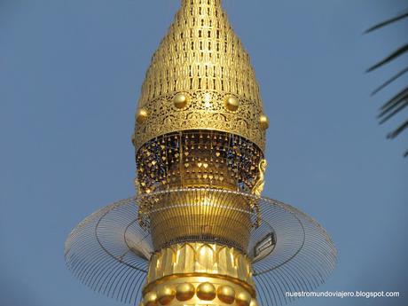 Yangón; el Lago Kandawgyi