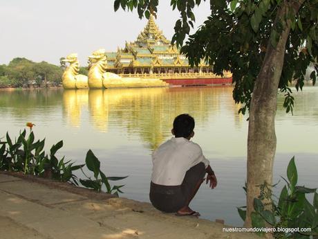 Yangón; el Lago Kandawgyi