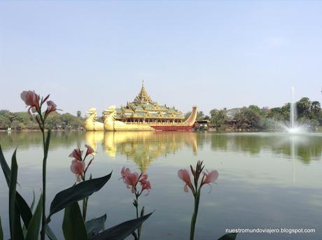 Yangón; el Lago Kandawgyi