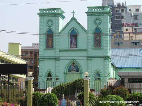 Yangón; el Lago Kandawgyi