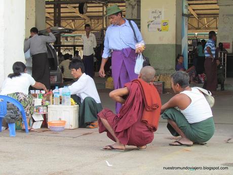 Yangón; el Lago Kandawgyi