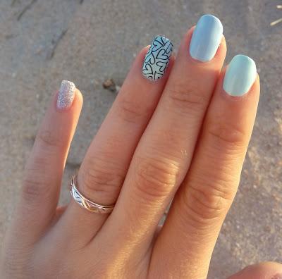 Degradado en tonos pasteles y estampación de corazones