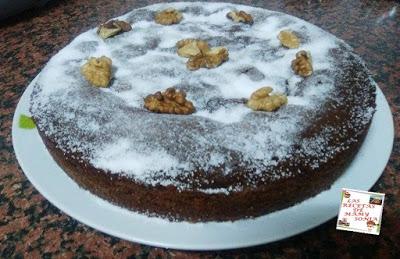 PASTEL JUGOSO DE CHOCOLATE Y NUECES