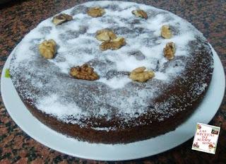 PASTEL JUGOSO DE CHOCOLATE Y NUECES