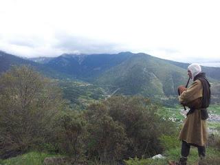 Ad Montem Festinamus (III).